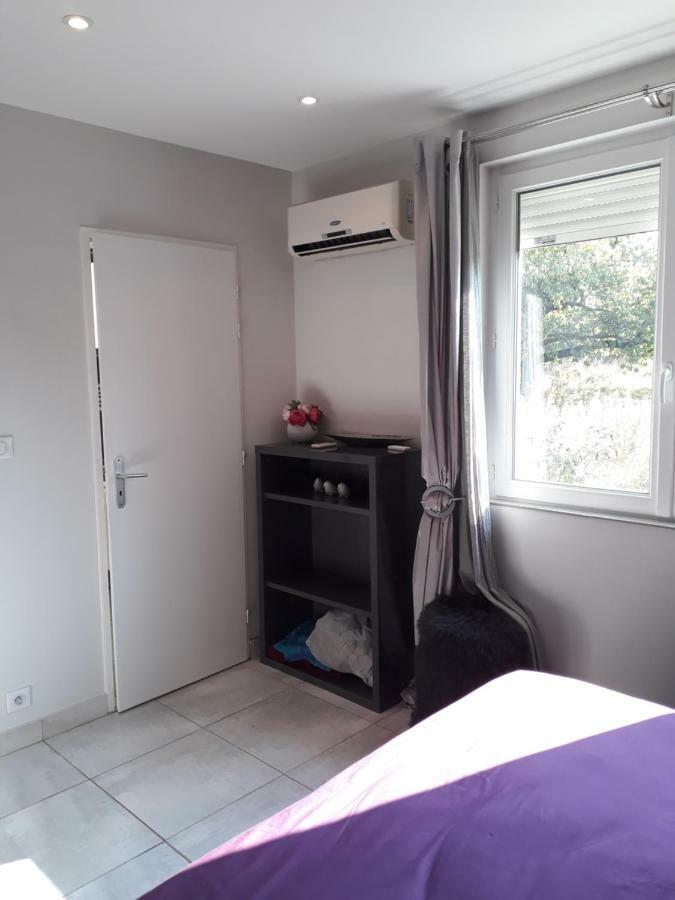 Guest House Domaine Des Grouilleres Saint-Clair-du-Rhone ภายนอก รูปภาพ